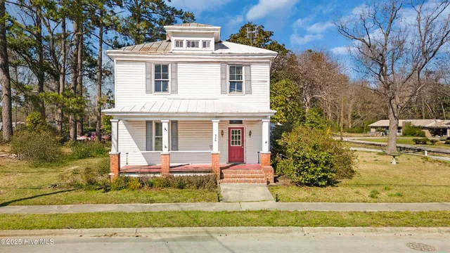 $150,000 | 329 West Jones Street, Trenton, NC 28585