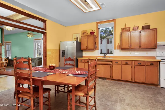 $150,000 | 329 West Jones Street, Trenton, NC 28585