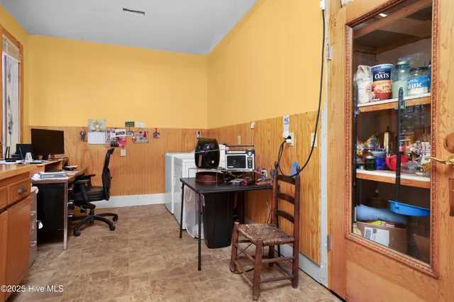 $150,000 | 329 West Jones Street, Trenton, NC 28585