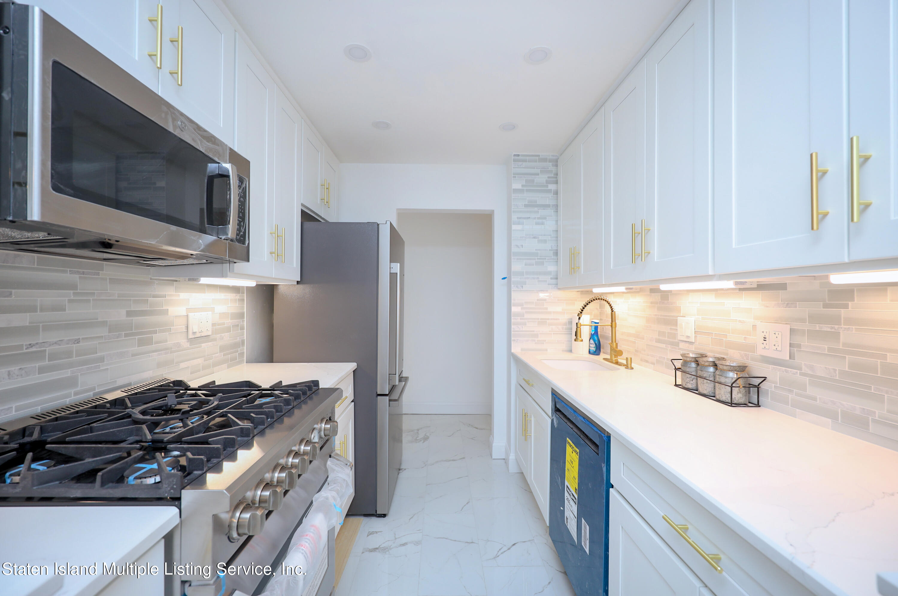 80 Richmond Hill Road, Unit 2M Staten Island, NY 10314 - Photo 14 of 23 CA8615AF-7E23-4EC1-9687-8DFEB6C0BF8E