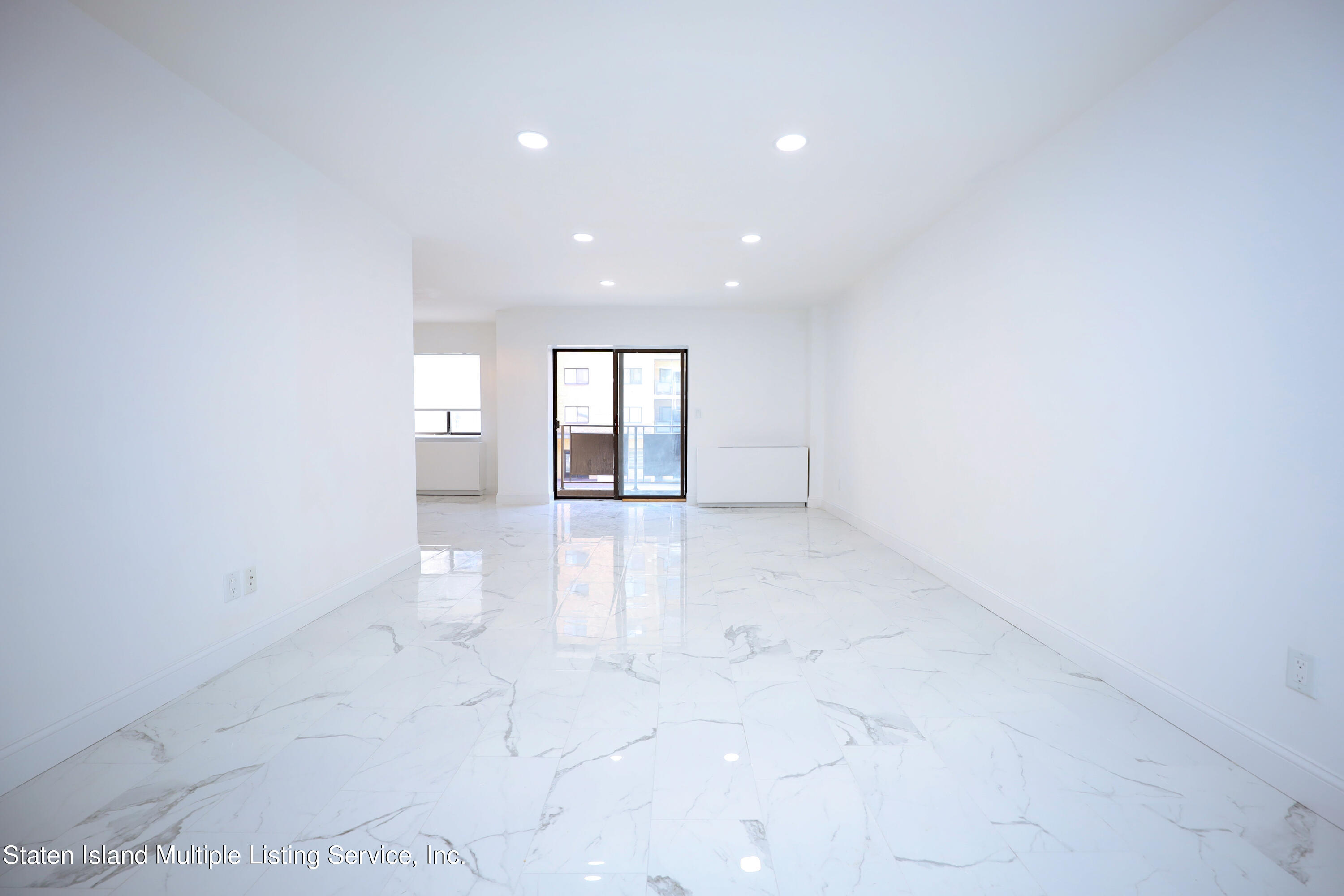 80 Richmond Hill Road, Unit 2M Staten Island, NY 10314 - Photo 5 of 23 8A2CC276-4414-4E79-A272-E0C95D748903
