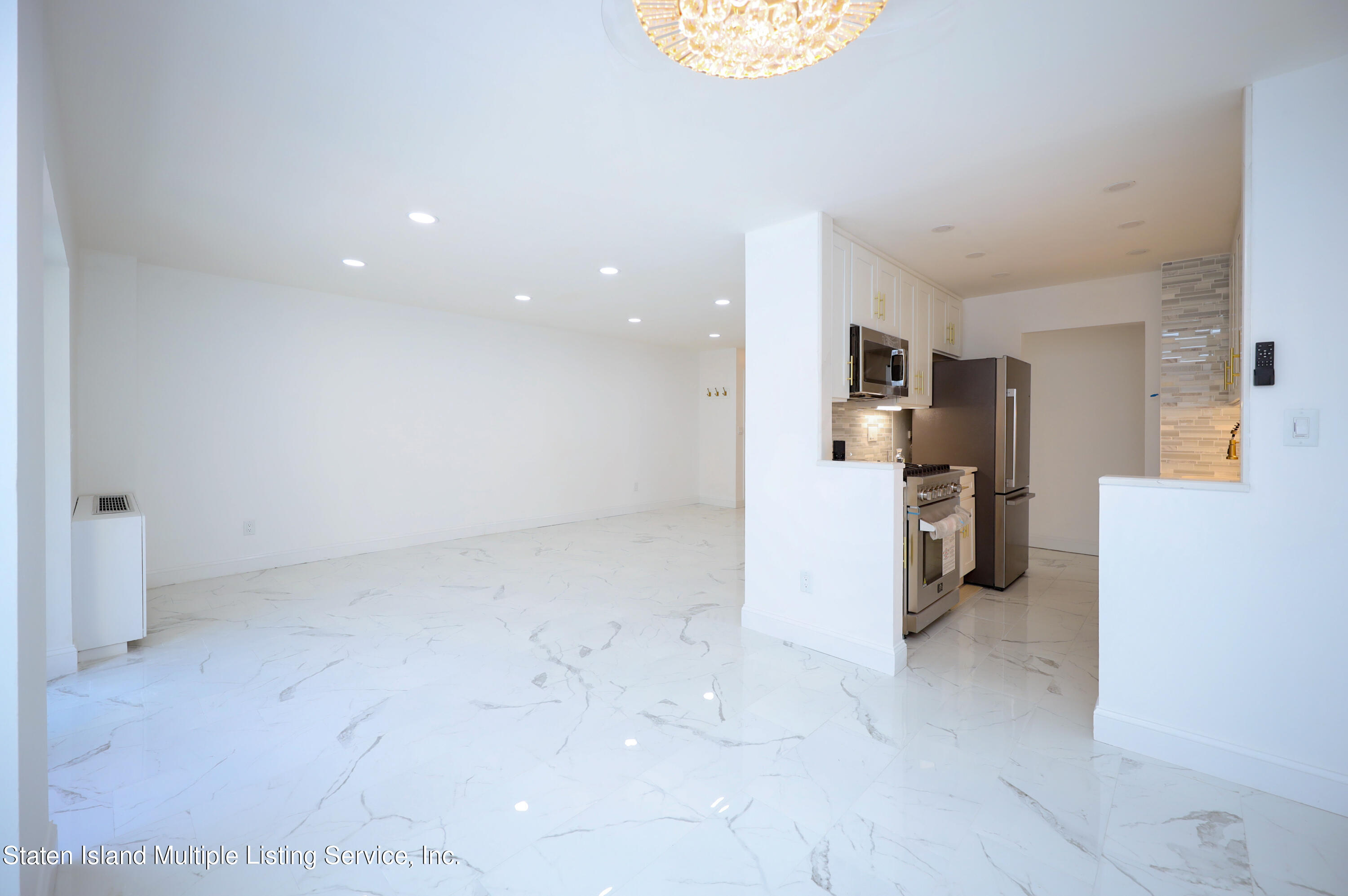 80 Richmond Hill Road, Unit 2M Staten Island, NY 10314 - Photo 8 of 23 207CFDA7-120F-49E5-B34E-626AB5409BDA