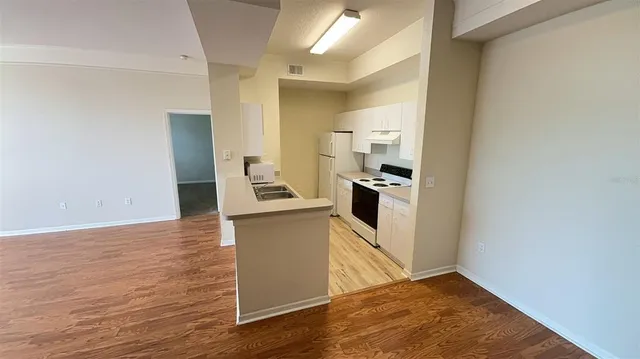 $1,550 | 17110 Carrington Park Drive, Unit 821, Tampa, FL 33647