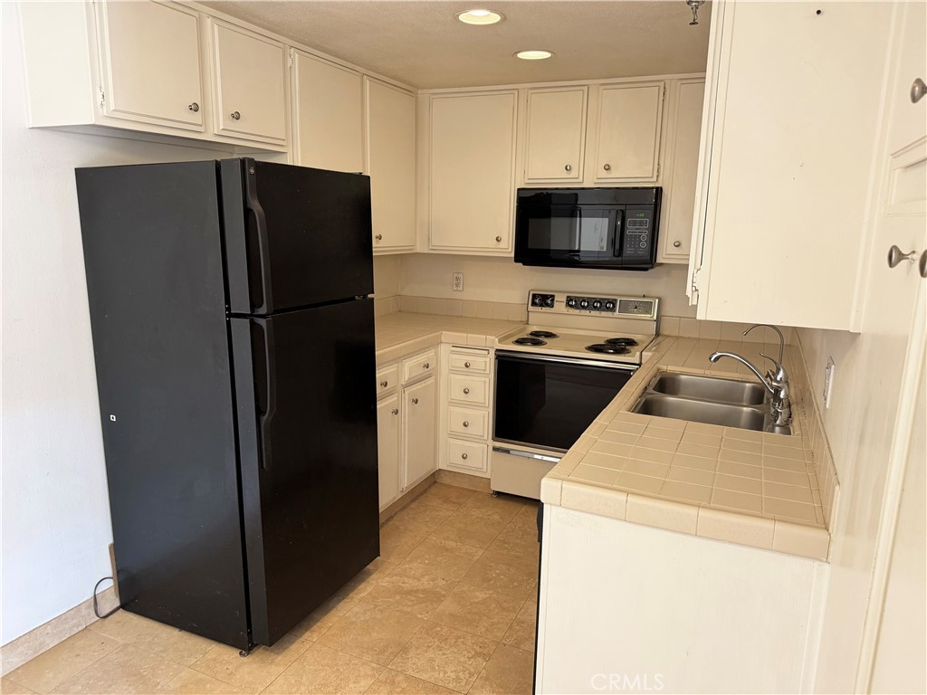 18900 Delaware Street, Unit 352 Huntington Beach, CA 92648 - Photo 5 of 17