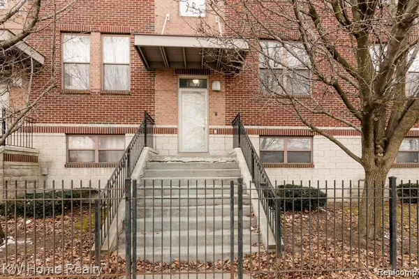 $325,000 | 7637 Woodward Avenue, Detroit, MI 48202
