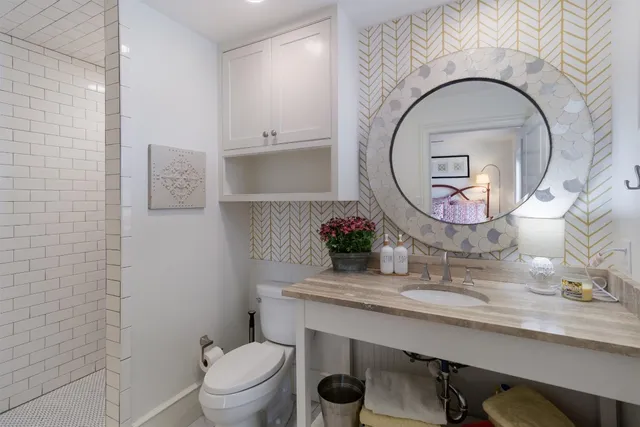 $2,944,444 | 100 South Waterway, Kingsland, TX 78639