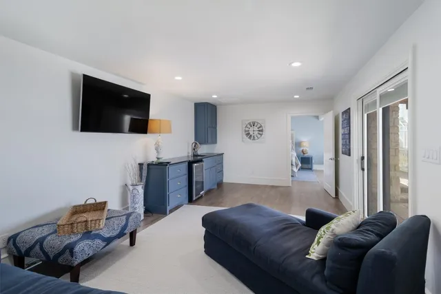 $2,944,444 | 100 South Waterway, Kingsland, TX 78639