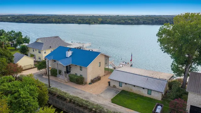 $2,944,444 | 100 South Waterway, Kingsland, TX 78639