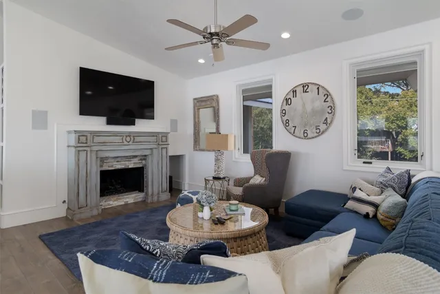 $2,944,444 | 100 South Waterway, Kingsland, TX 78639