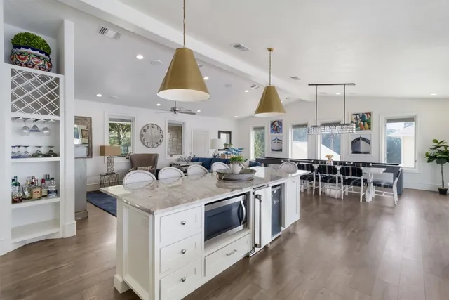 $2,944,444 | 100 South Waterway, Kingsland, TX 78639