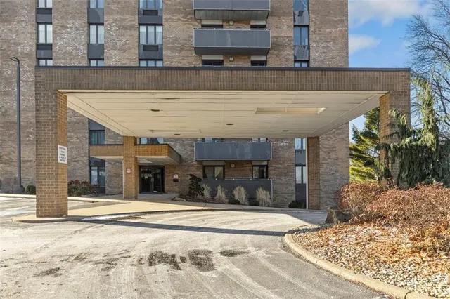 $115,000 | 820 East Beau Street, Unit 3M, Washington, PA 15301