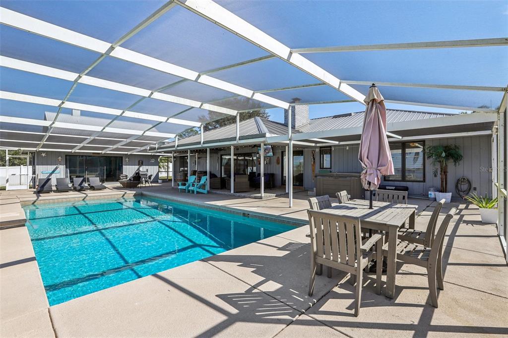 3050 Crump Road Winter Haven, FL 33881 - Photo 73 of 98 a view of a cafe with sitting area