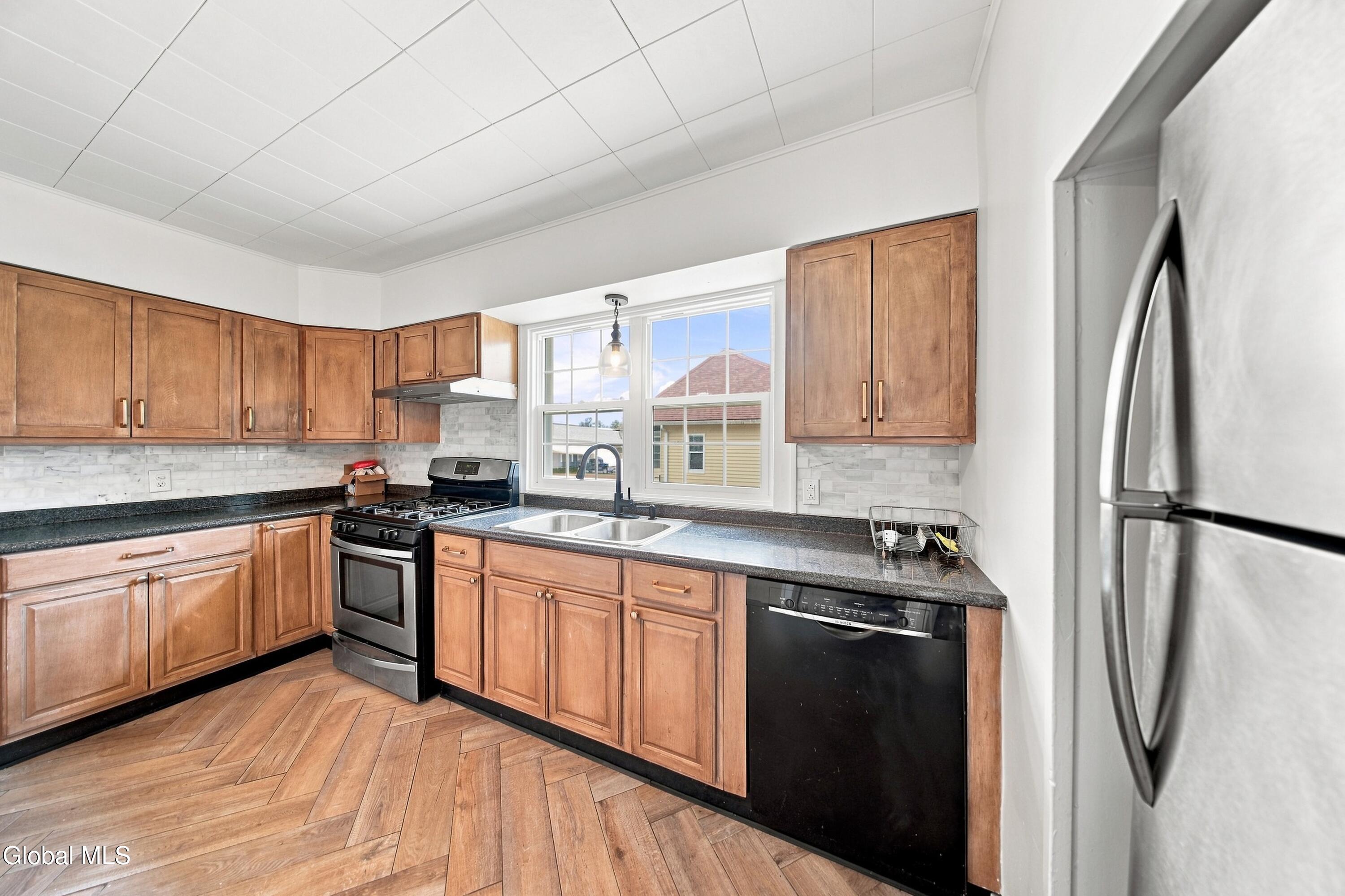 383 Vley Road Schenectady, NY 12302 - Photo 19 of 40 17