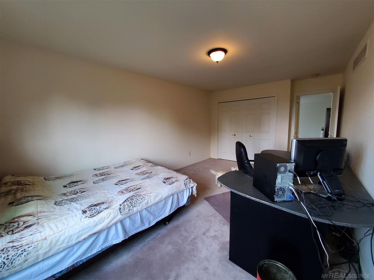 46869 West Ridge Drive Macomb, MI 48044 - Photo 40 of 48 50080942-39.JPG