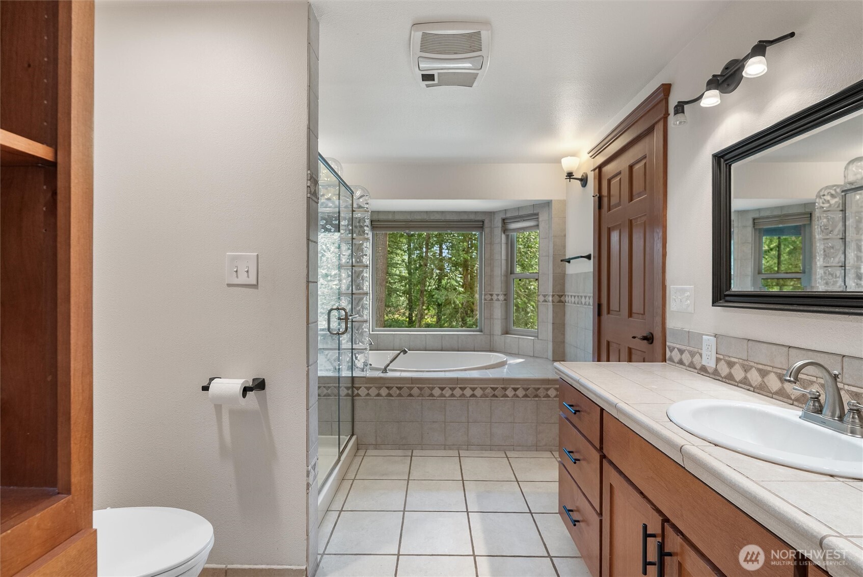27422 Southeast 236th Street Maple Valley, WA 98038 - Photo 15 of 34