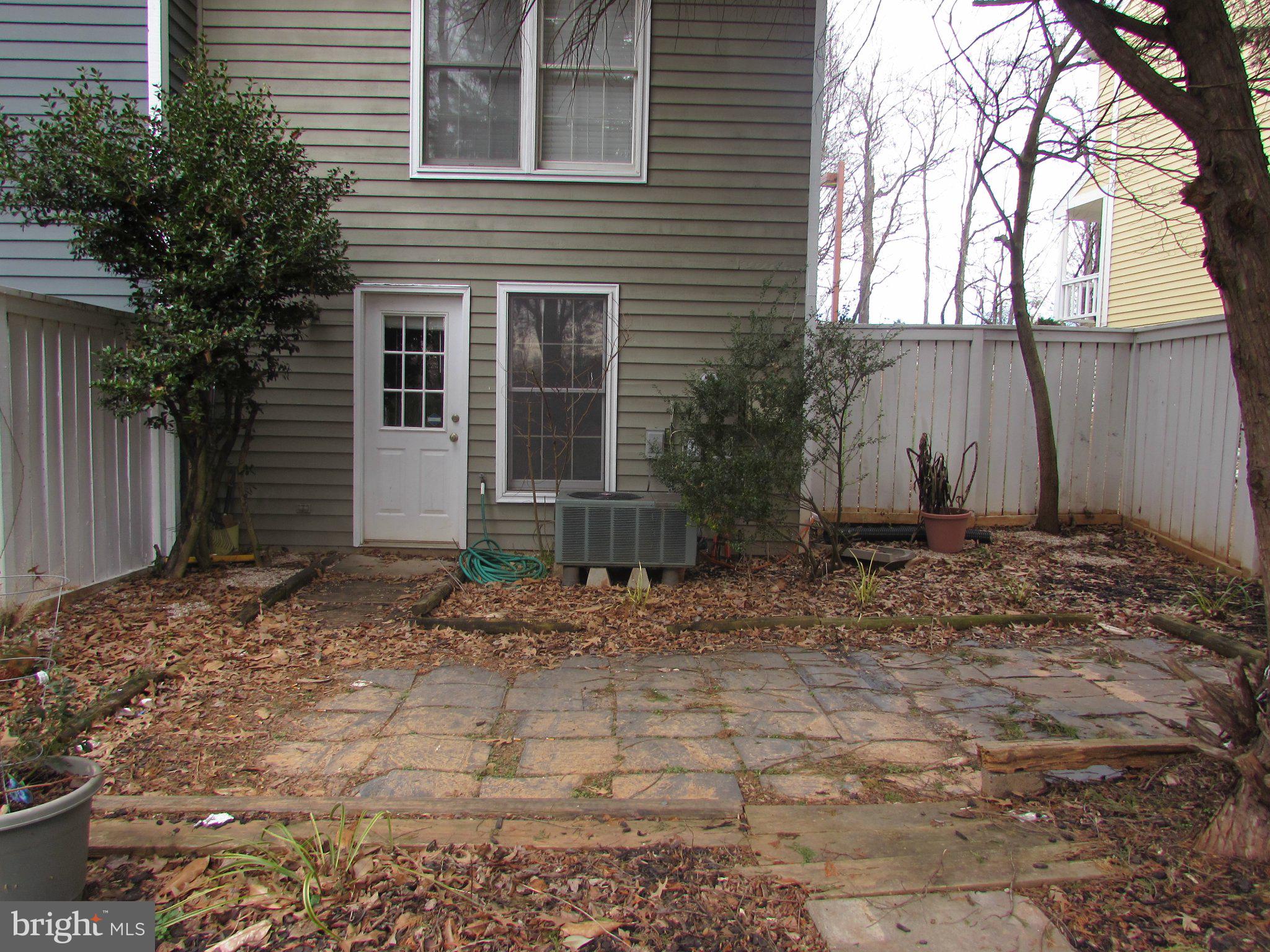 1663 Poplar Grove Drive Reston, VA 20194 - Photo 2 of 12 Gallery Image 2