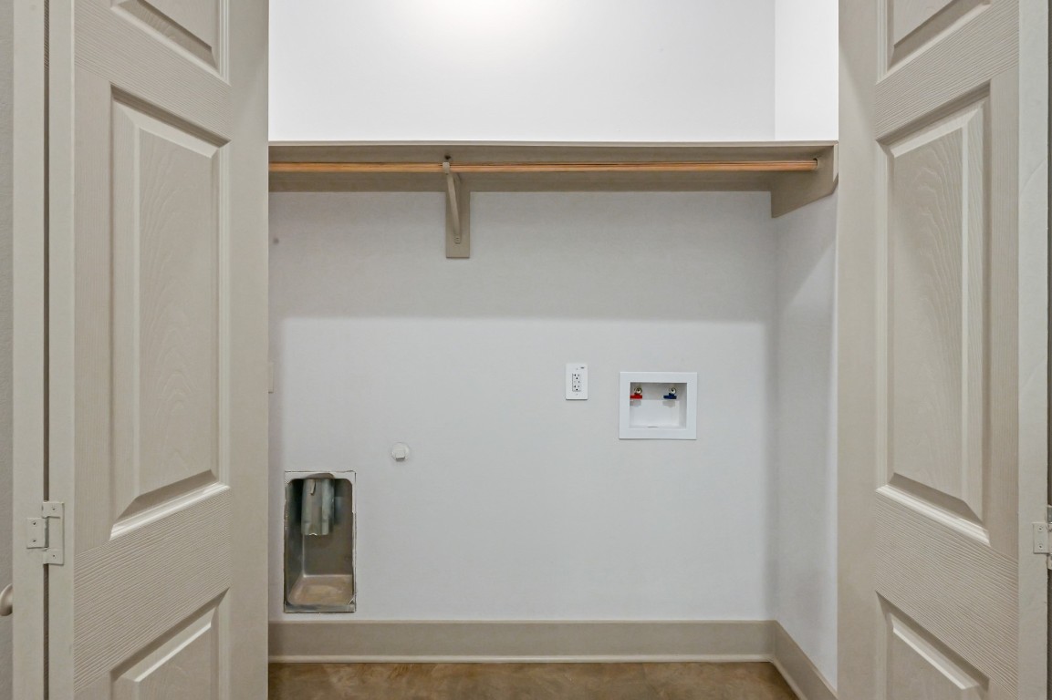 33455 Buckshot Lane, Unit 52 Spring, TX 77382 - Photo 14 of 25 a view of walk in closet