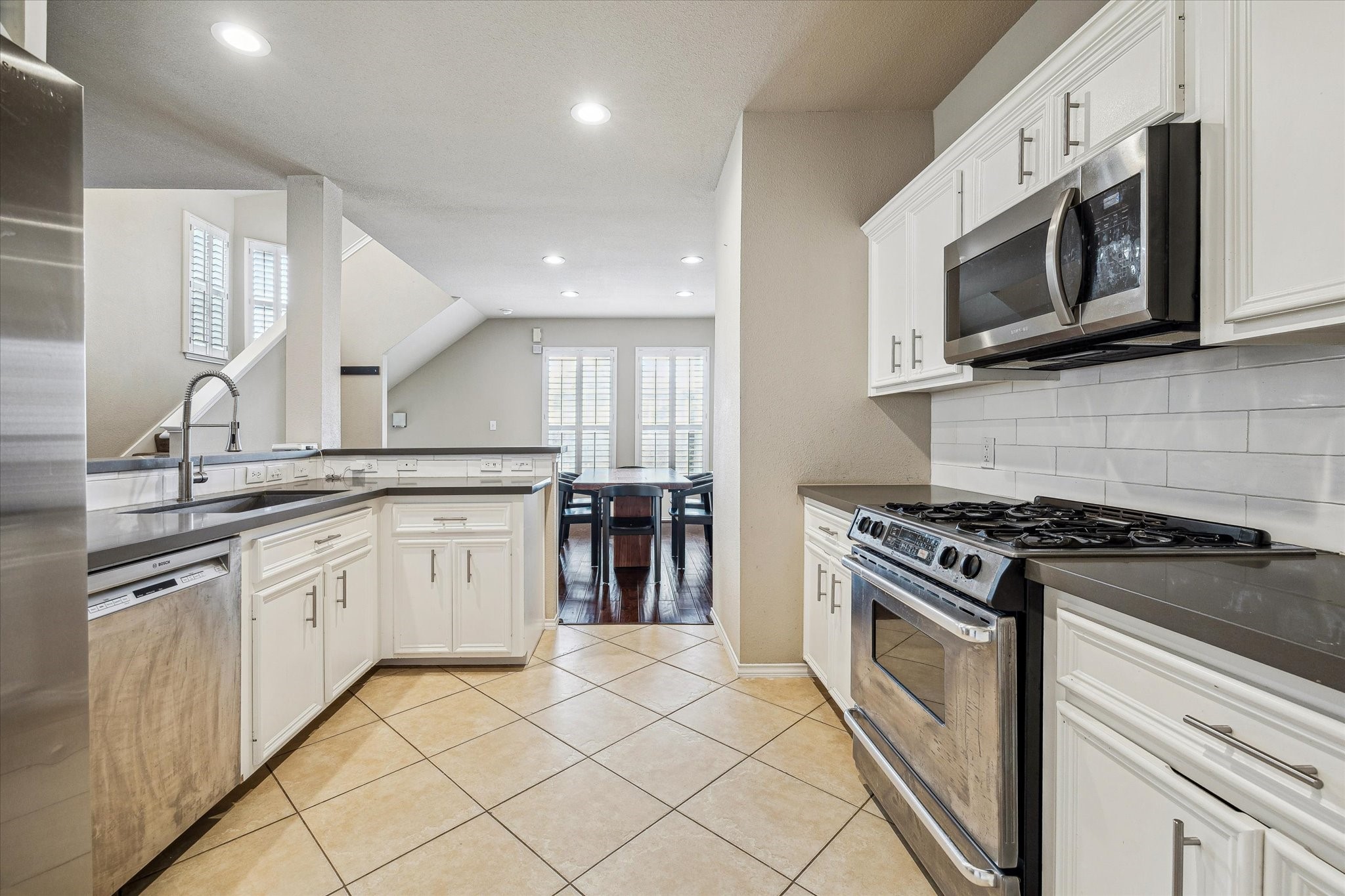 5239 Schuler Street, Unit C Houston, TX 77007 - Photo 4 of 21