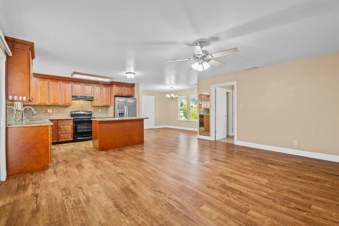935 Springoak Way Stockton, CA 95209 - Photo 9 of 19