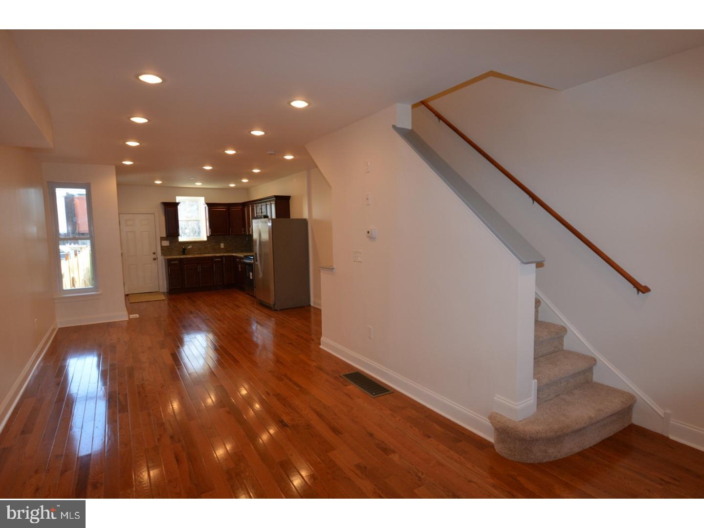 544 Marwood Road Philadelphia, PA 19120 - Photo 2 of 17 Living Room
