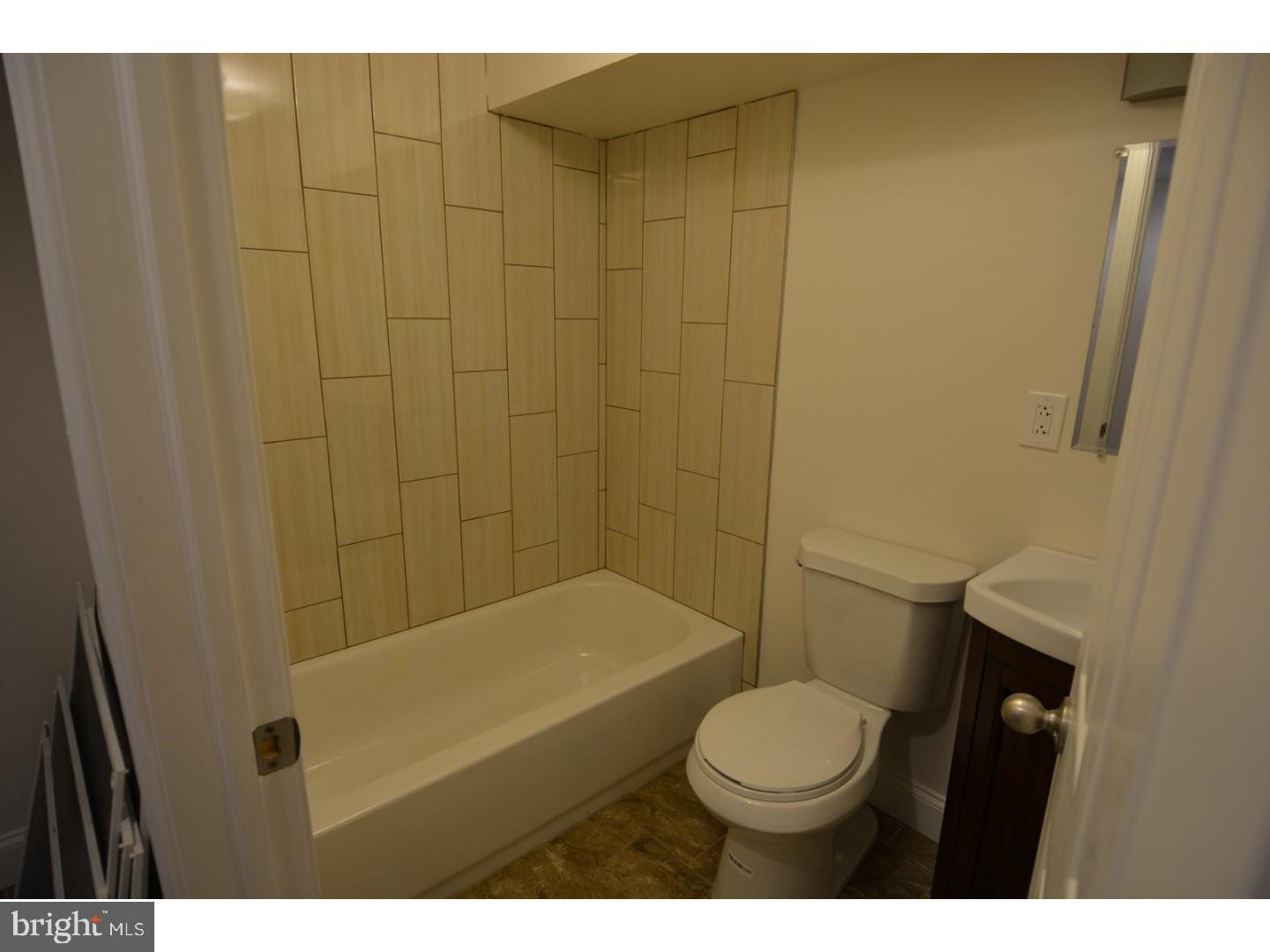 544 Marwood Road Philadelphia, PA 19120 - Photo 14 of 17 Bathroom