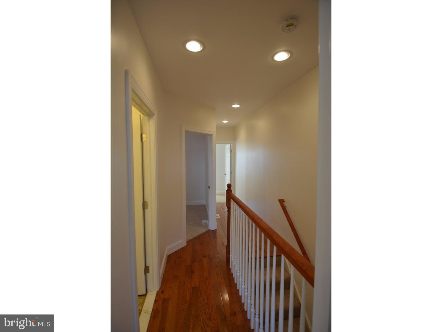 544 Marwood Road Philadelphia, PA 19120 - Photo 6 of 17 Hallway