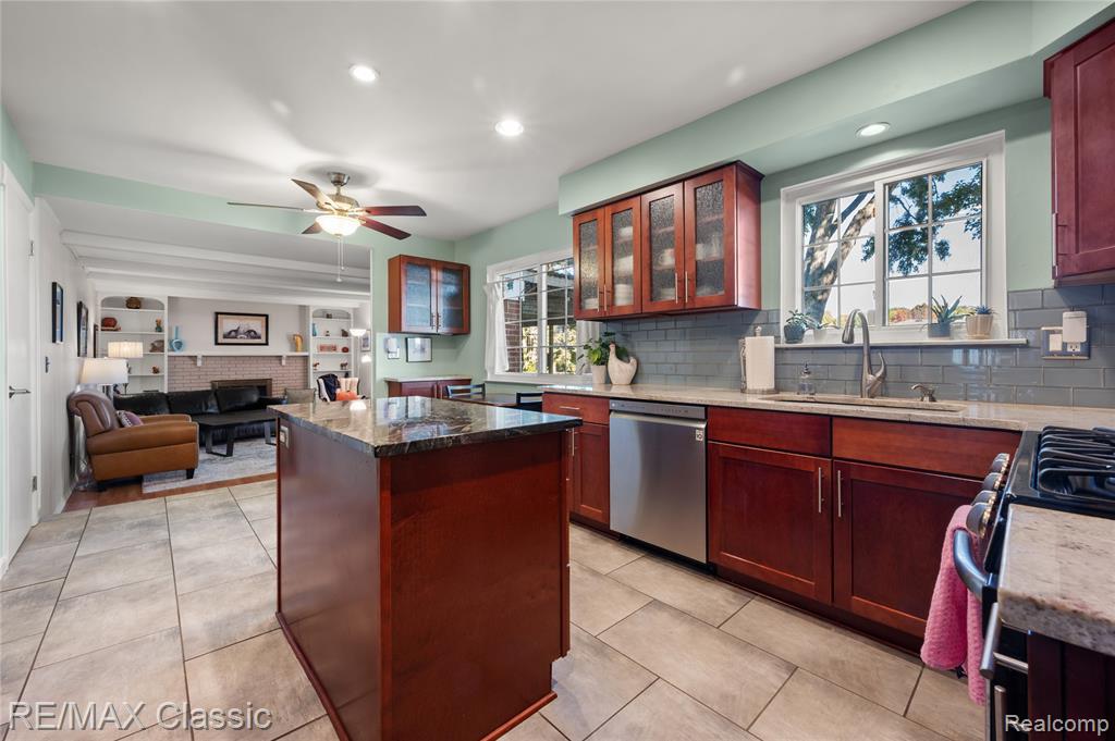 38540 Five Mile Road Livonia, MI 48154 - Photo 11 of 31 Gallery Image 11