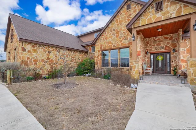 $1,275,000 | 103 Rio Grande Drive, Blanco, TX 78606