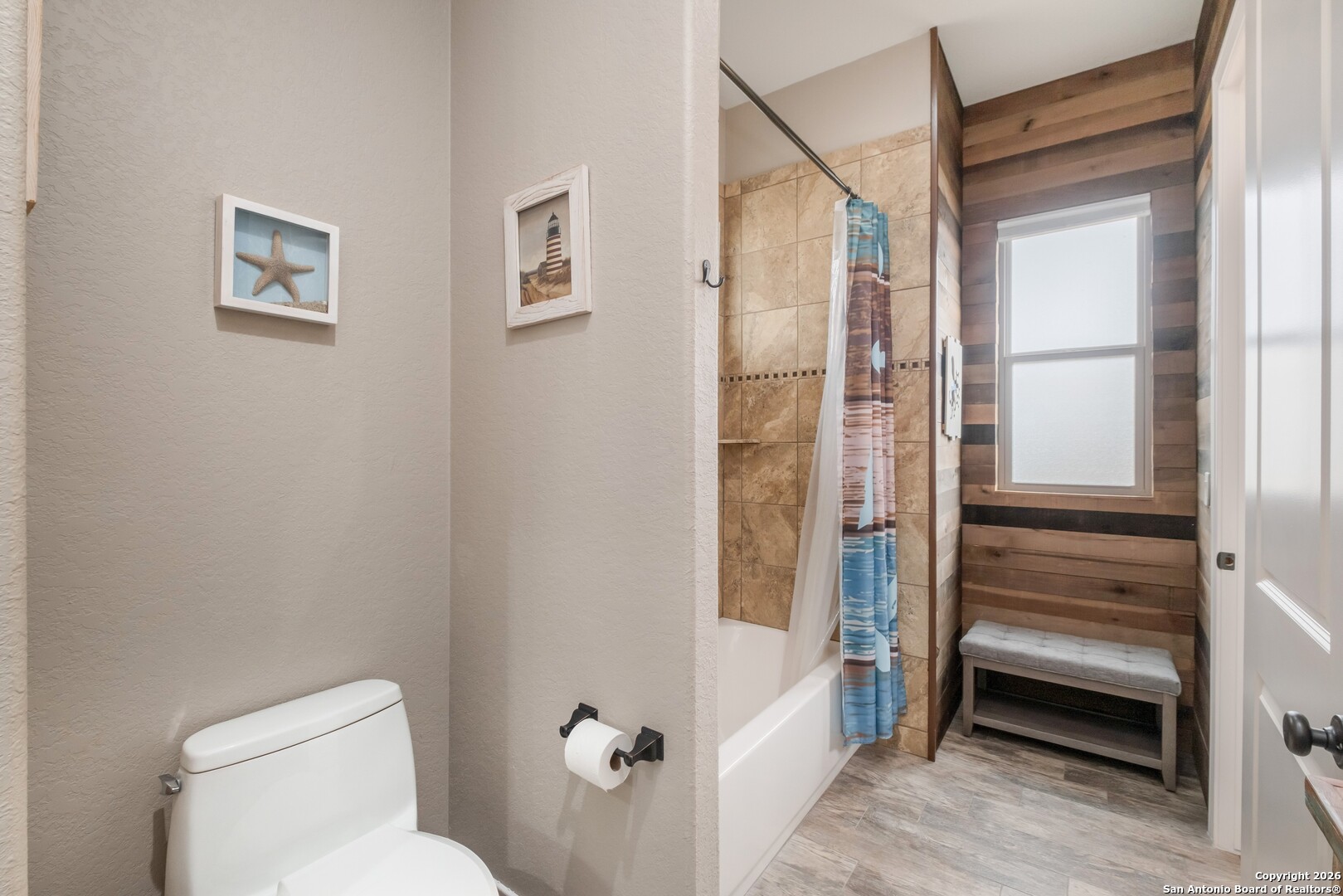 103 Rio Grande Drive Blanco, TX 78606 - Photo 38 of 99 a bathroom with a toilet tub and shower