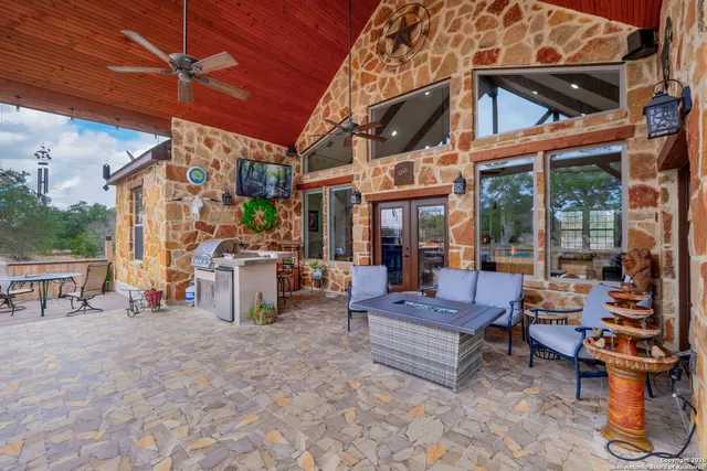 $1,275,000 | 103 Rio Grande Drive, Blanco, TX 78606