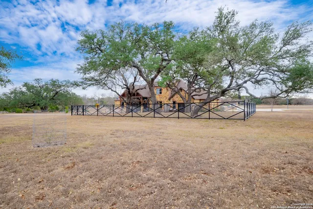 $1,275,000 | 103 Rio Grande Drive, Blanco, TX 78606