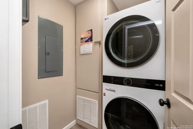 $1,275,000 | 103 Rio Grande Drive, Blanco, TX 78606