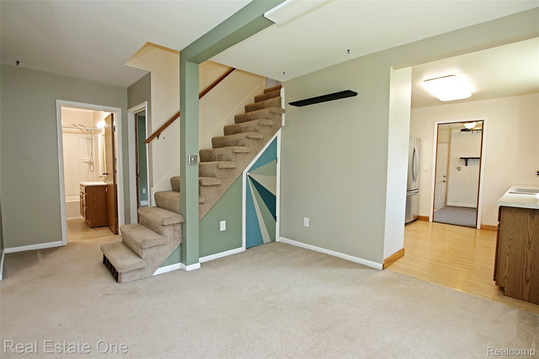 4321 Howe Road Grand Blanc, MI 48439 - Photo 12 of 40 14) Dining Room.jpg
