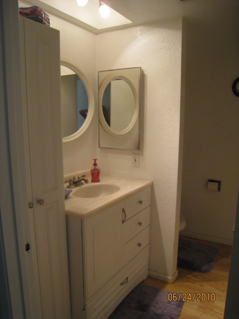 1420 West Utopia Road Phoenix, AZ 85027 - Photo 11 of 23 Hall Bath