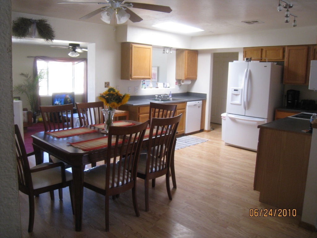 1420 West Utopia Road Phoenix, AZ 85027 - Photo 6 of 23 Eat in Kitchen