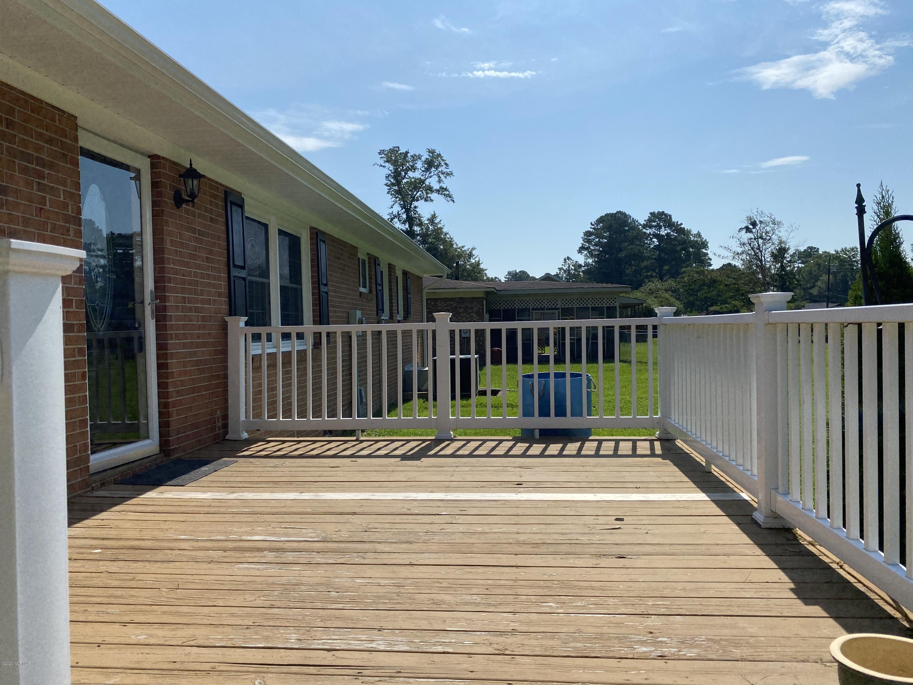 201 Mansfield Road Washington, NC 27889 - Photo 18 of 23 018Deck