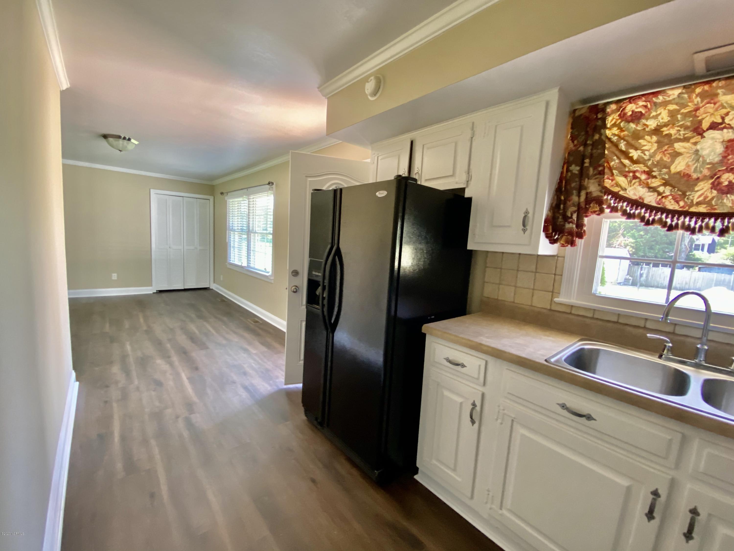 201 Mansfield Road Washington, NC 27889 - Photo 7 of 23 007Kitchen3