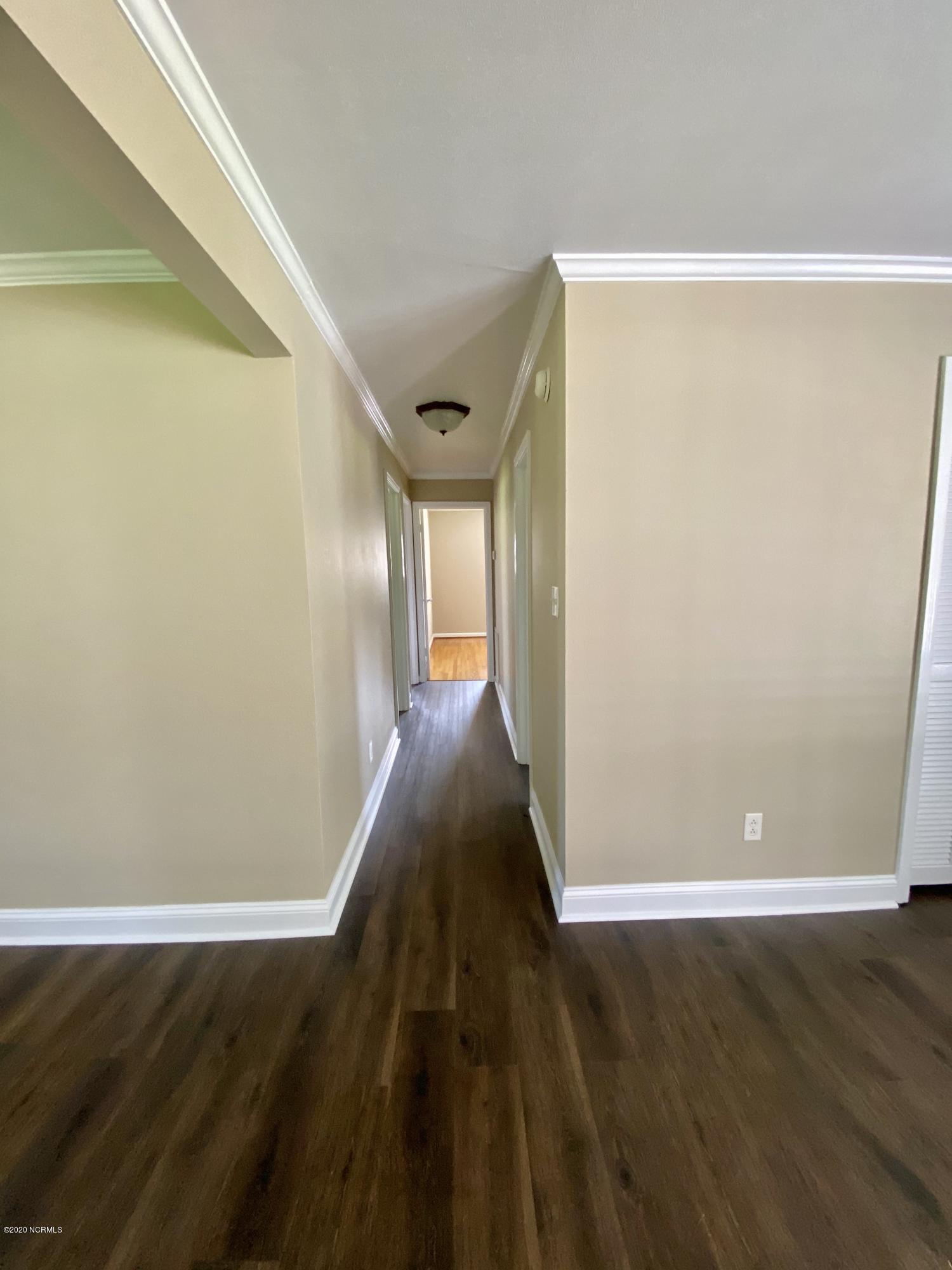 201 Mansfield Road Washington, NC 27889 - Photo 10 of 23 010Hall