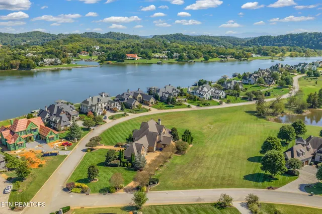 $2,700,000 | 203 Lake Forest Way, Louisville, TN 37777