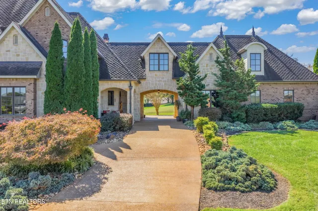 $2,700,000 | 203 Lake Forest Way, Louisville, TN 37777