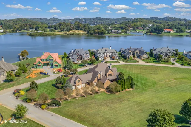 $2,700,000 | 203 Lake Forest Way, Louisville, TN 37777