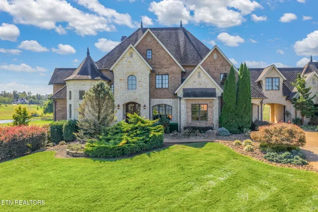 $2,700,000 | 203 Lake Forest Way, Louisville, TN 37777