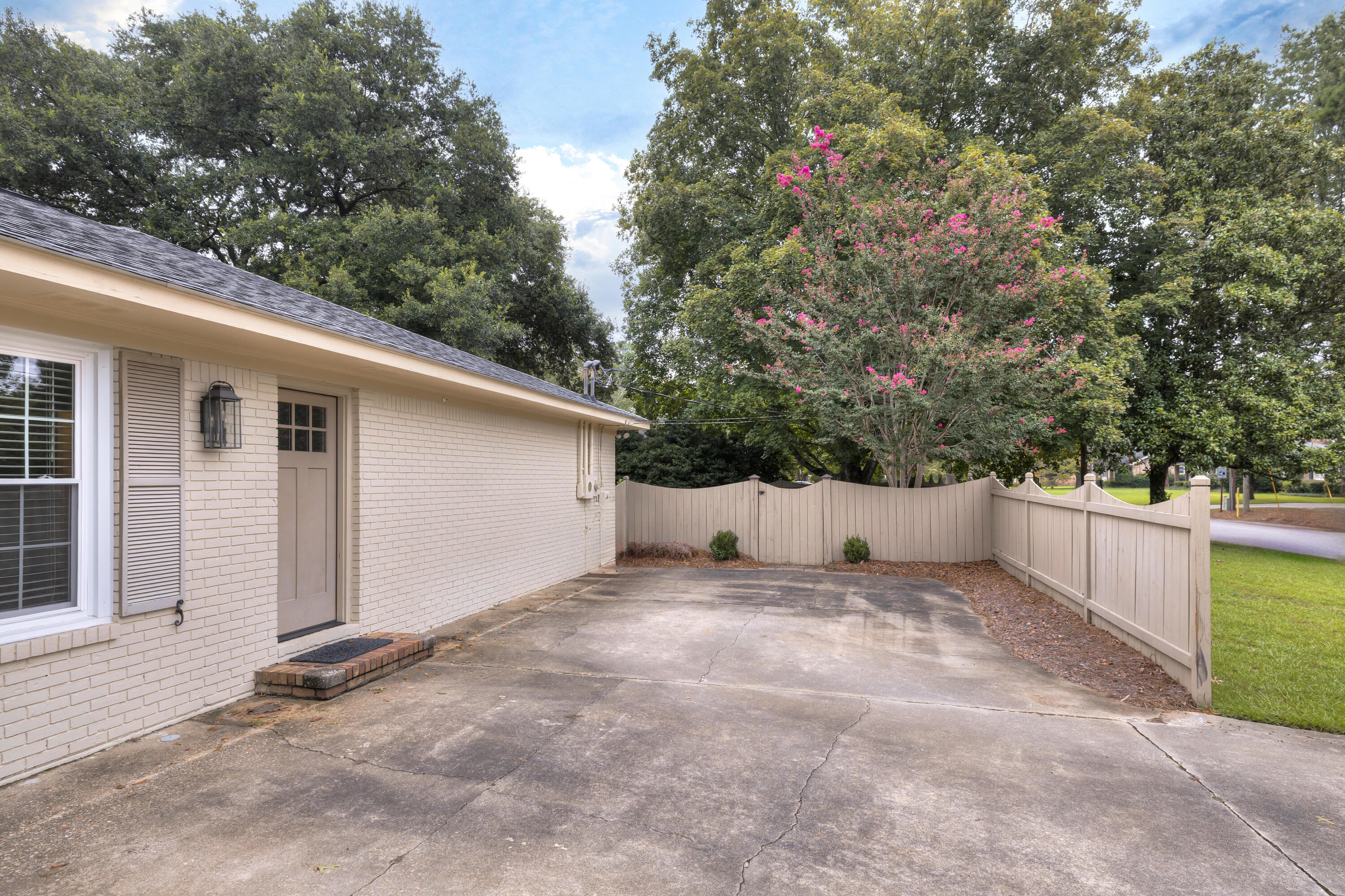 621 Covington Street Sumter, SC 29150 - Photo 4 of 53 Gallery Image 4
