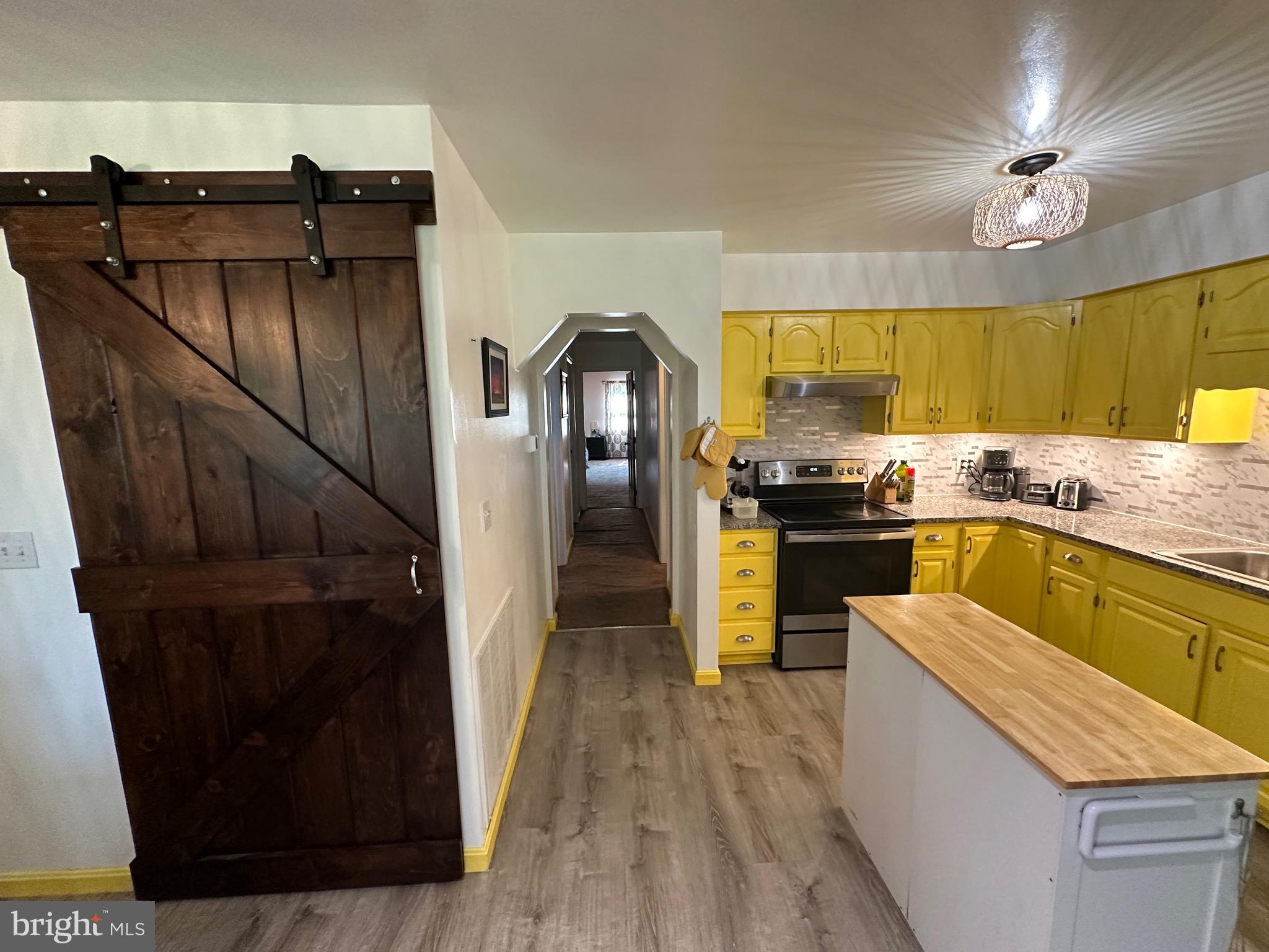 121 Trail Road South Elizabethtown, PA 17022 - Photo 5 of 17 Gallery Image 5