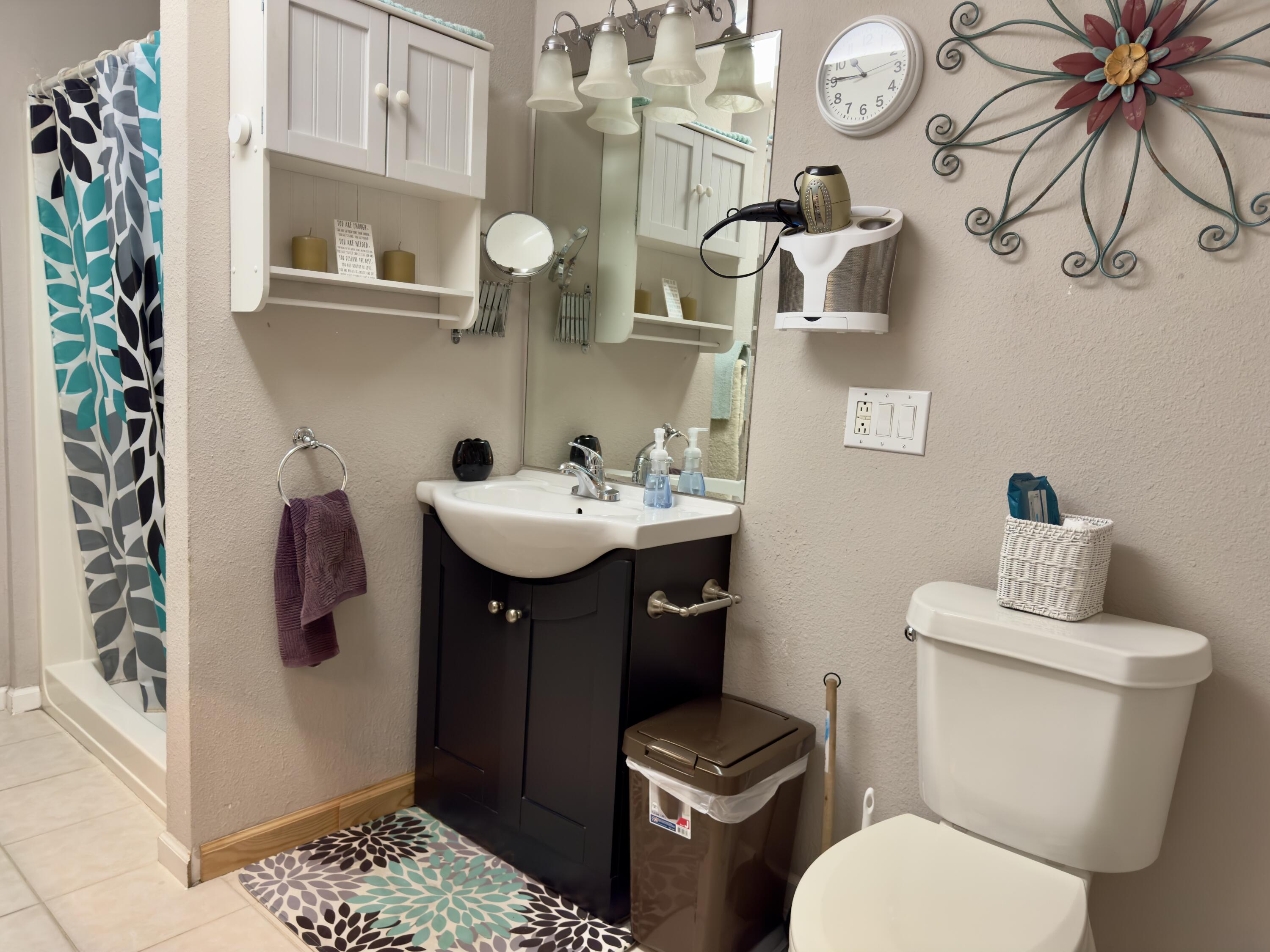 3955 Highway 77 Chipley, FL 32428 - Photo 18 of 54 Bathroom - First Floor
