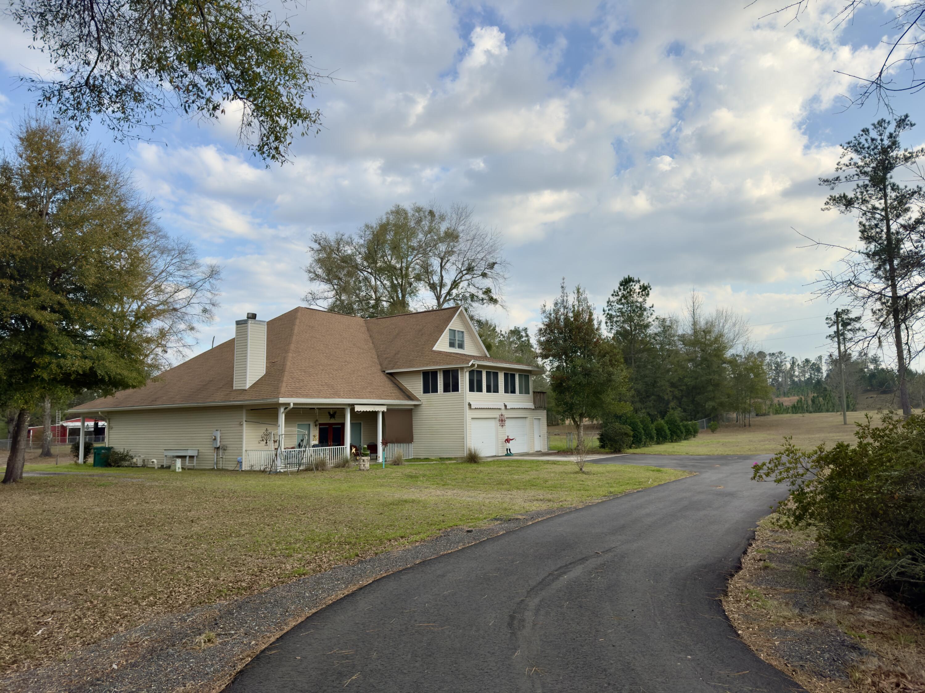 3955 Highway 77 Chipley, FL 32428 - Photo 2 of 54 Drive into Home