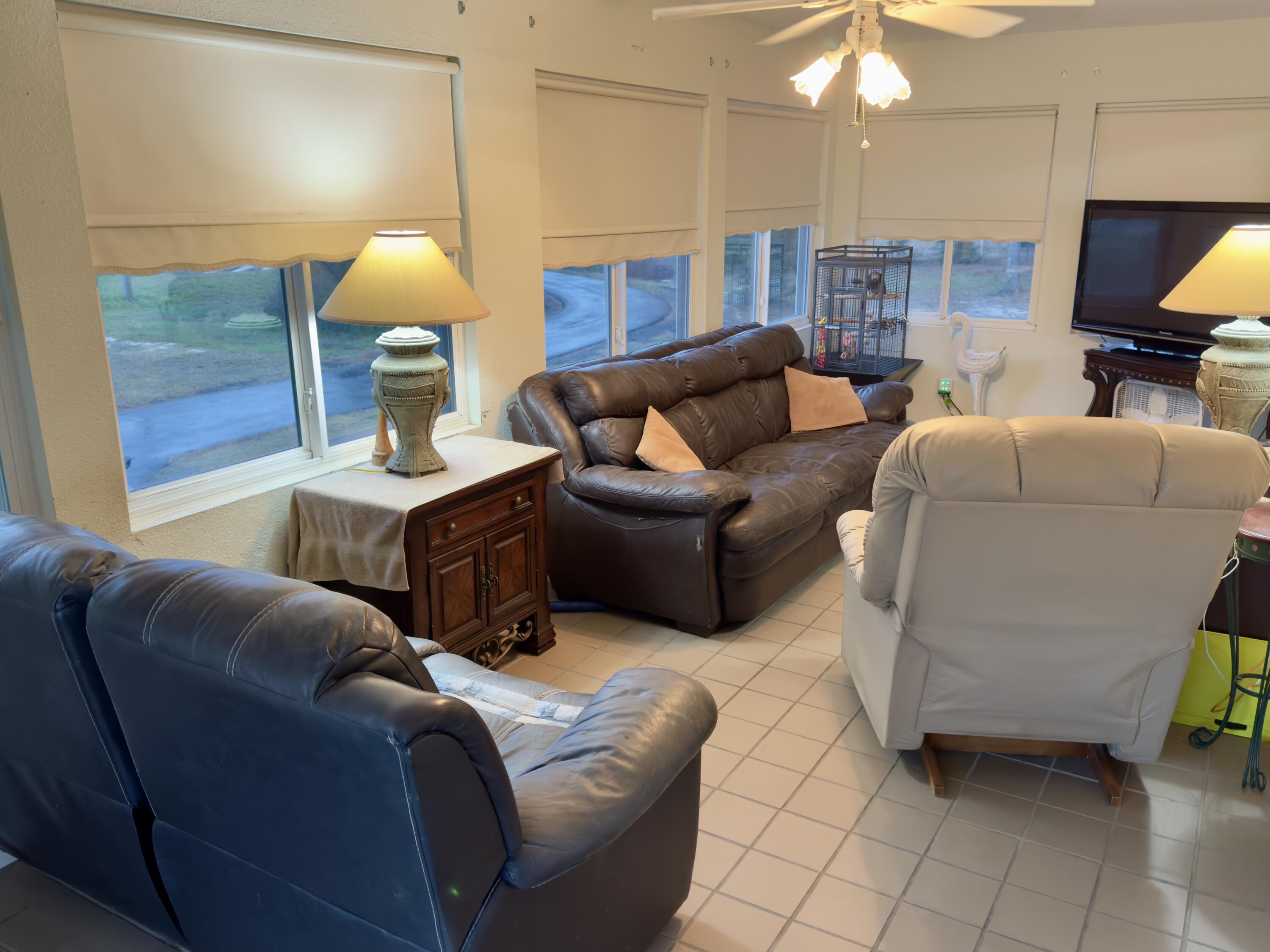 3955 Highway 77 Chipley, FL 32428 - Photo 35 of 54 Florida Room - 2nd Floor