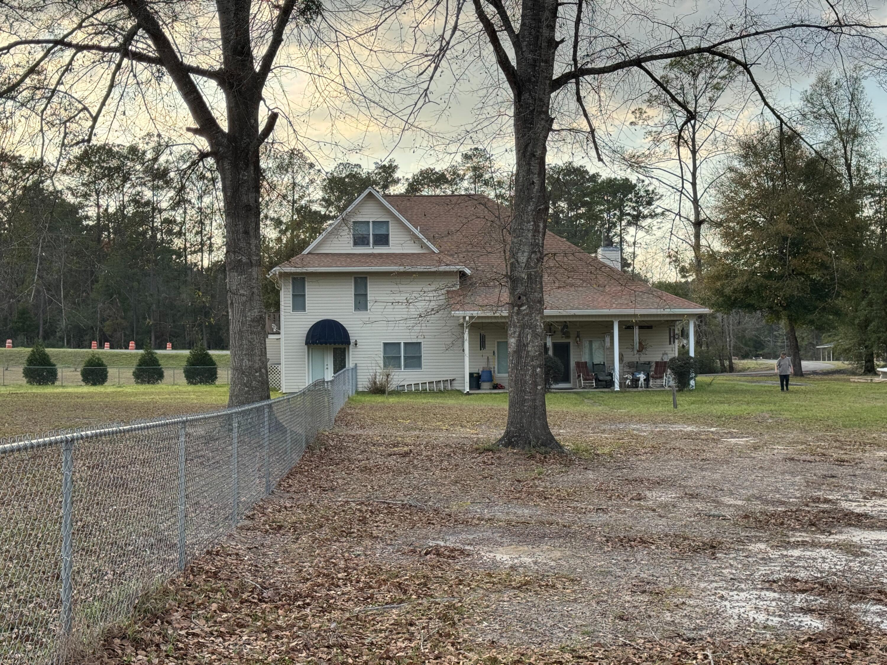3955 Highway 77 Chipley, FL 32428 - Photo 43 of 54 Rear of Home