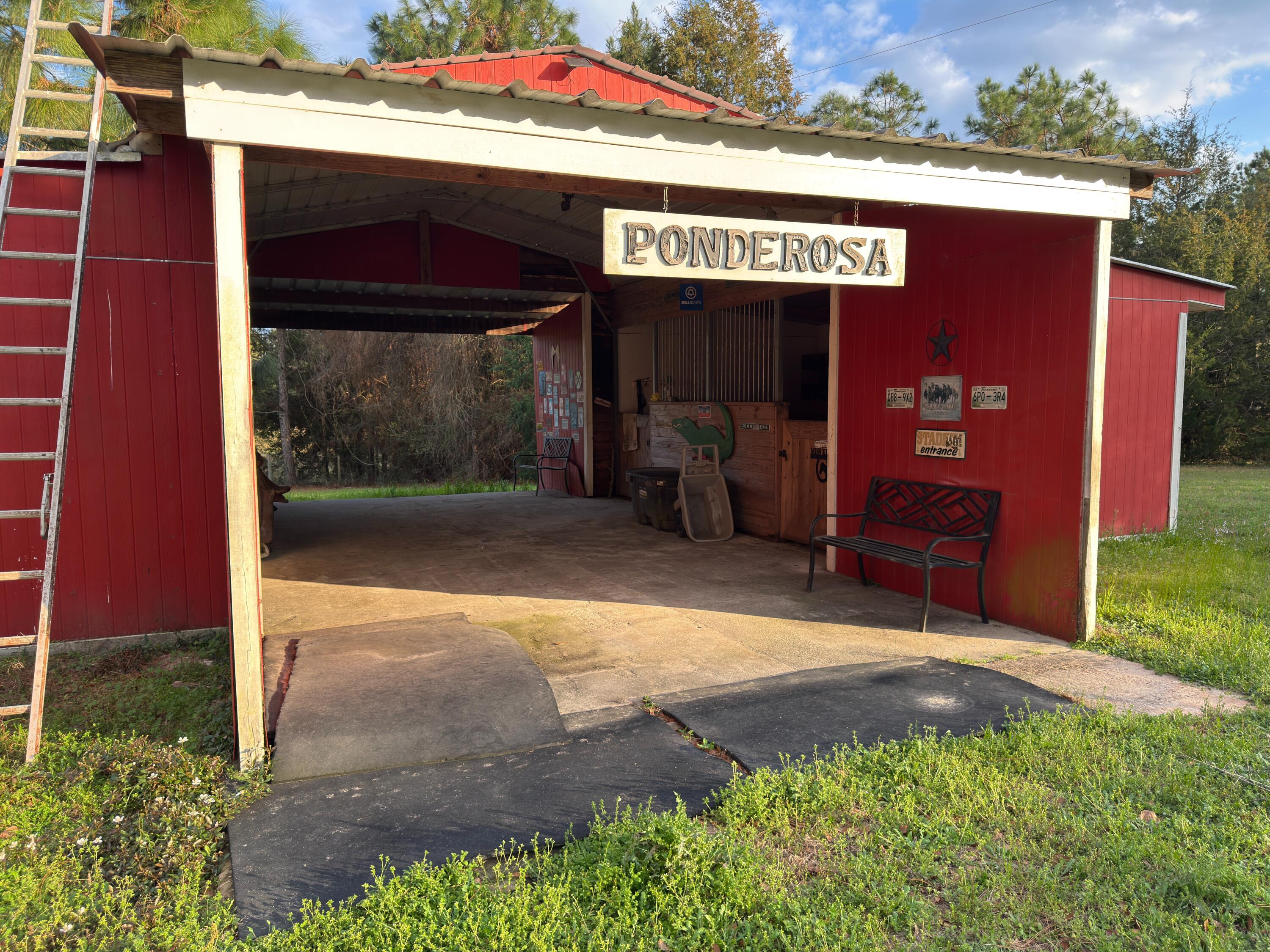 3955 Highway 77 Chipley, FL 32428 - Photo 46 of 54 4-stall Horse Barn