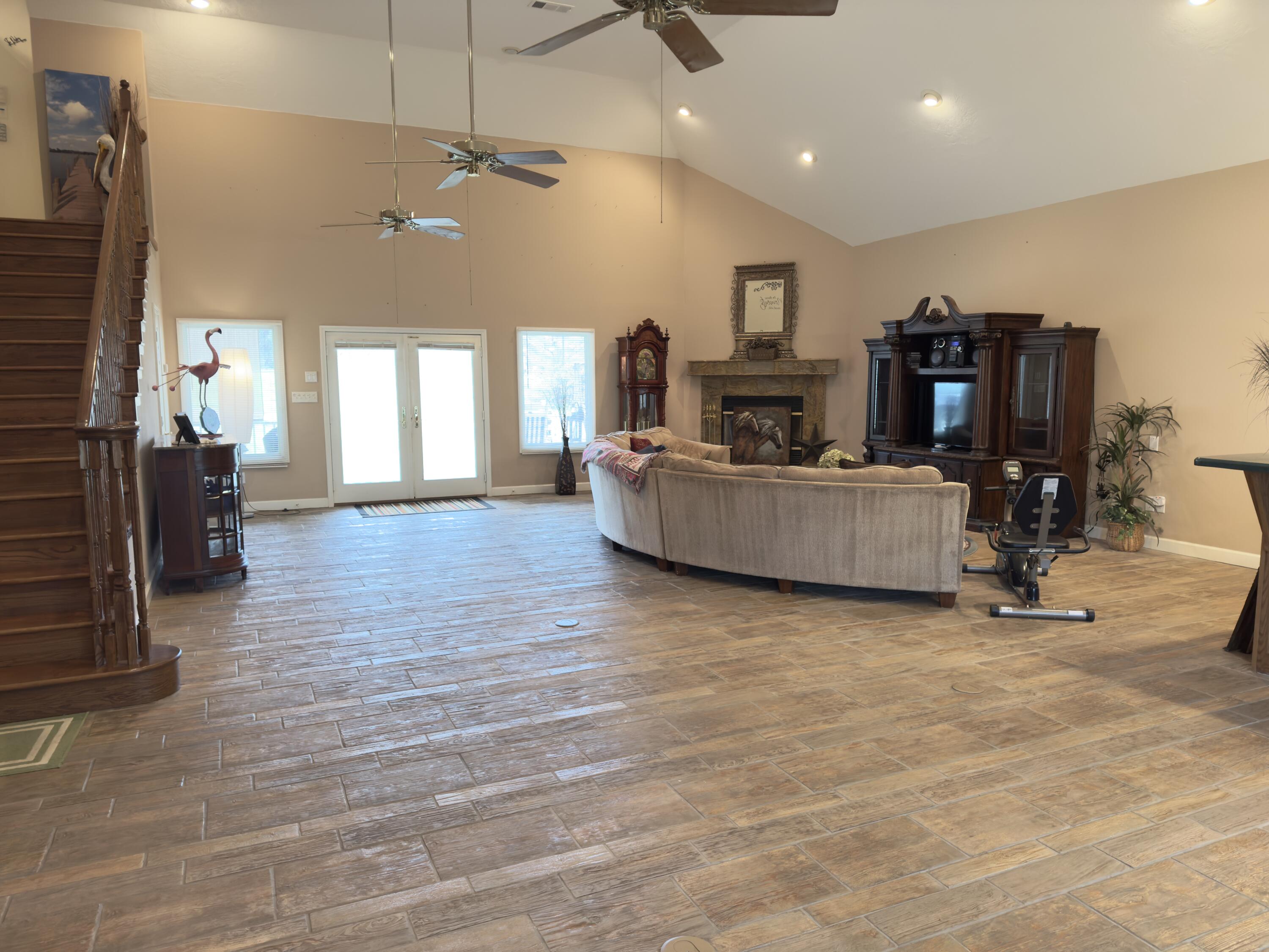 3955 Highway 77 Chipley, FL 32428 - Photo 6 of 54 Great room with Kitchenette
